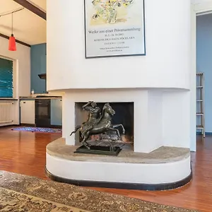  Apartment Lovely Flat De Castilla 7 Italy